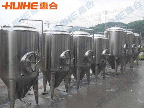 啤酒發(fā)酵罐圖片展示
